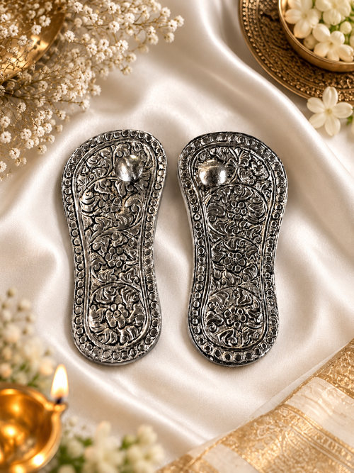 Aaradhya Heritage Metal Paduka Pair - Image 2